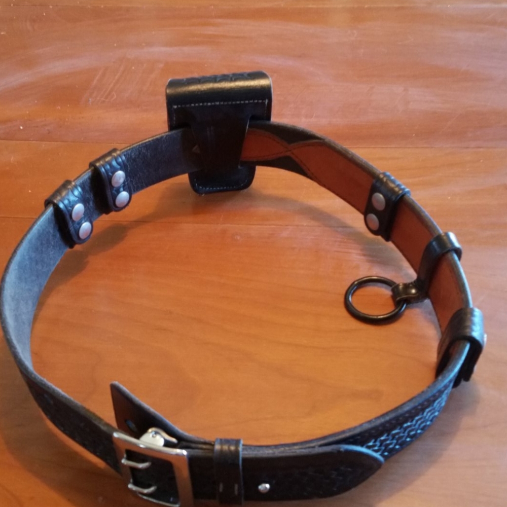 44 in Bianchi utility belt w/handcuff pouch